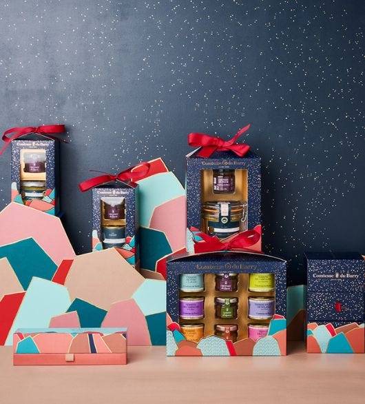 CHRISTMAS FOOD HAMPERS